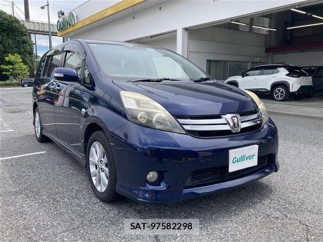 Toyota ISIS 2013 8947830-0