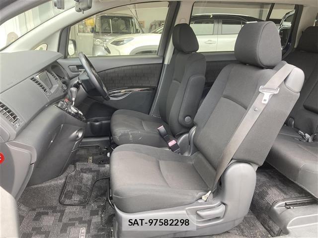 Toyota ISIS 2013 8947830-13