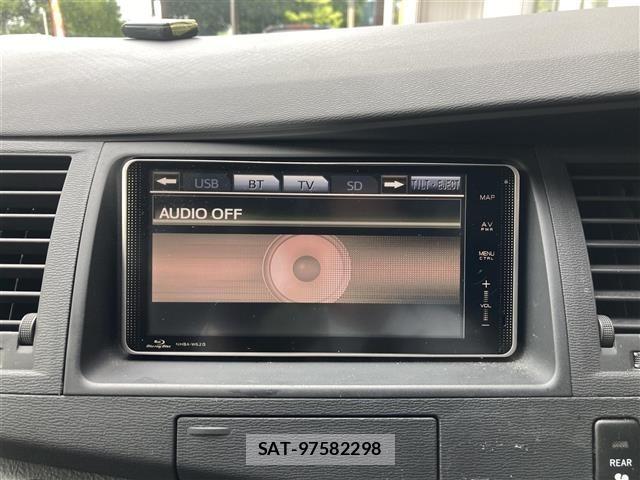 Toyota ISIS 2013 8947830-7