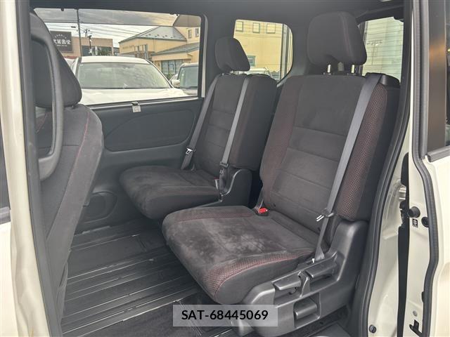 Nissan SERENA 2018 8925555-11
