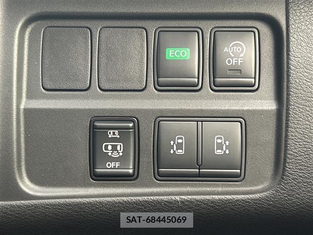 Nissan SERENA 2018 8925555-3