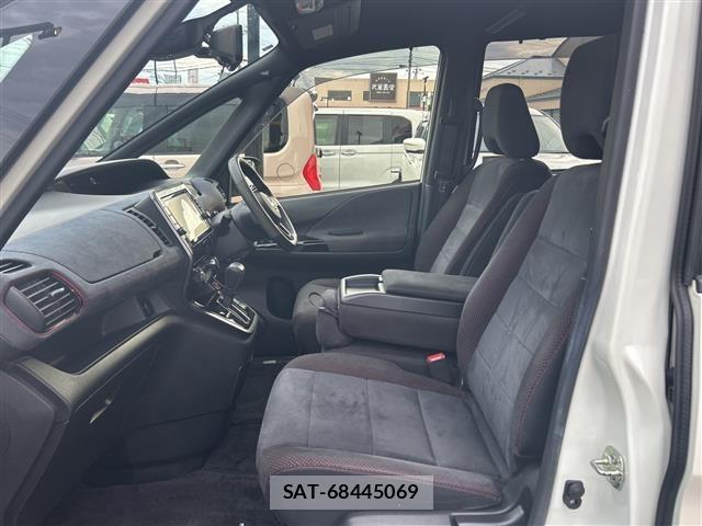 Nissan SERENA 2018 8925555-9