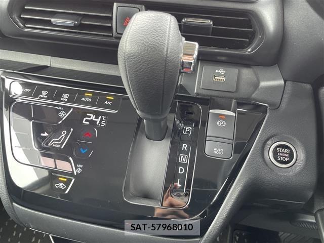 Nissan ROOX 2022 8902230-7
