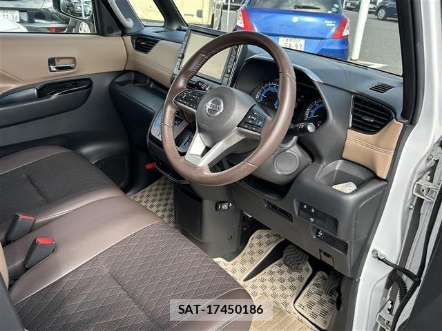 Nissan ROOX 2020 8902260-2