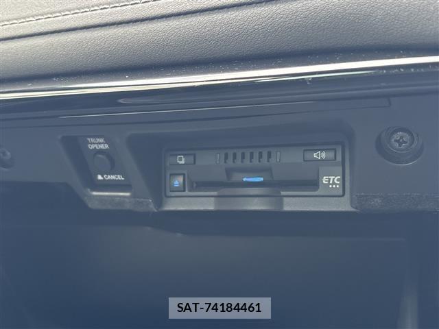 Toyota CROWN 2018 8937560-1