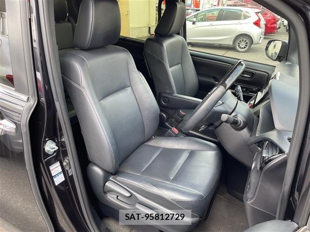 Toyota ESQUIRE 2017 8908747-12