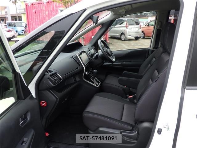 Nissan SERENA 2018 8925601-11