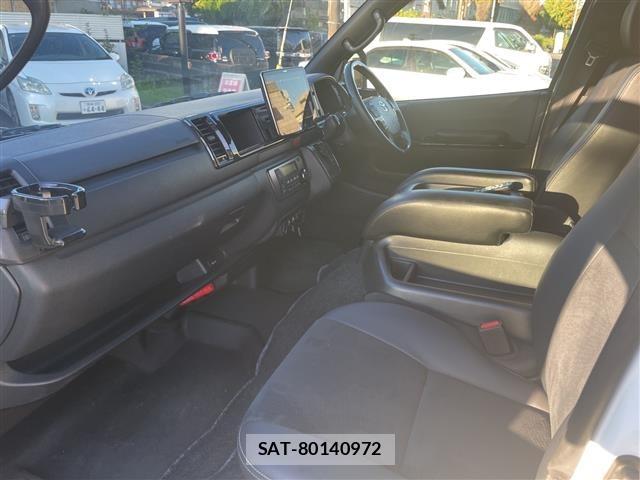 Toyota HIACE VAN 2022 8910497-17