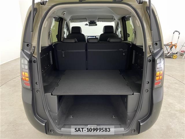 Honda FREED 2025 8684327-2