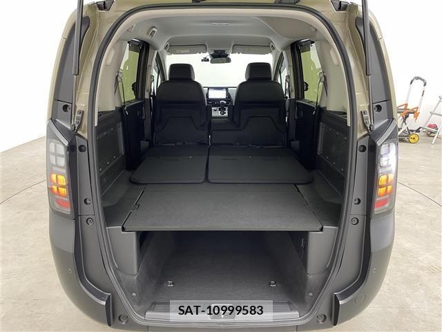 Honda FREED 2025 8684327-22
