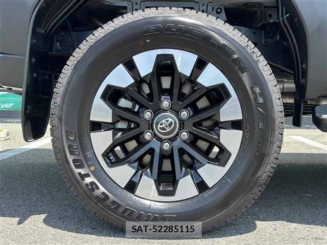 Toyota HILUX 2026 8682866-6
