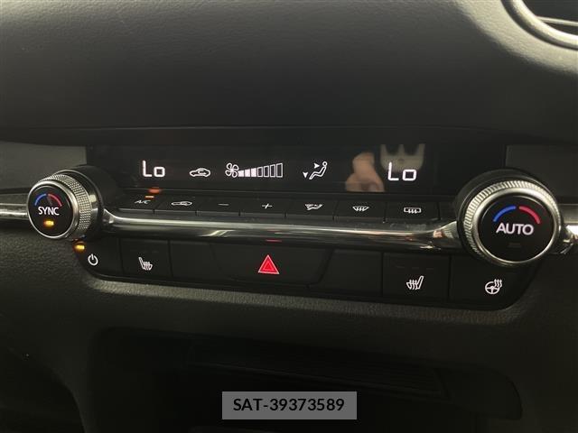 Mazda CX-30 2023 8748178-12