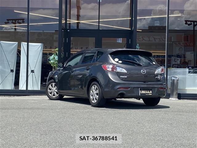 Mazda AXELA 2009 8911696-2
