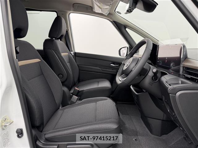 Nissan SERENA 2026 8671329-10