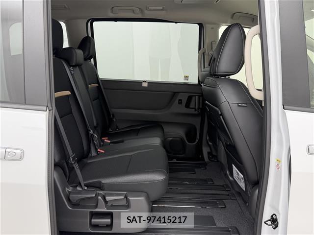 Nissan SERENA 2026 8671329-11