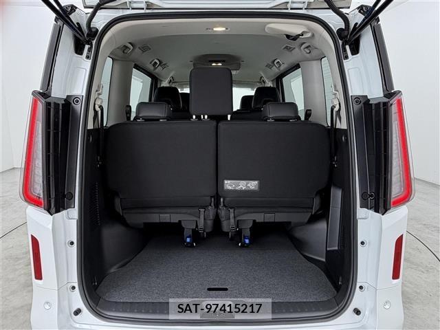 Nissan SERENA 2026 8671329-12