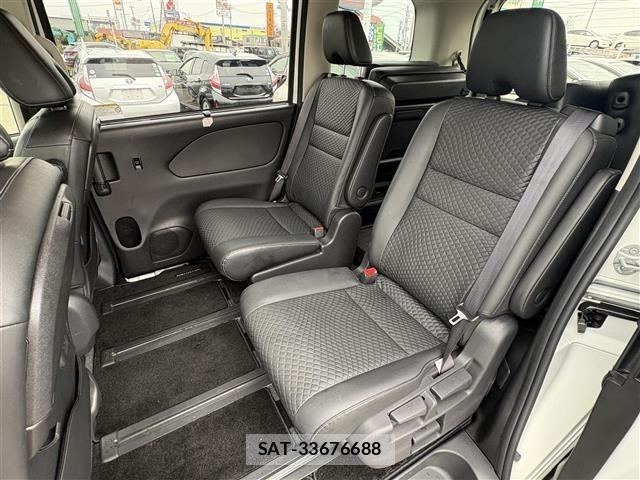 Nissan SERENA 2022 8671361-10