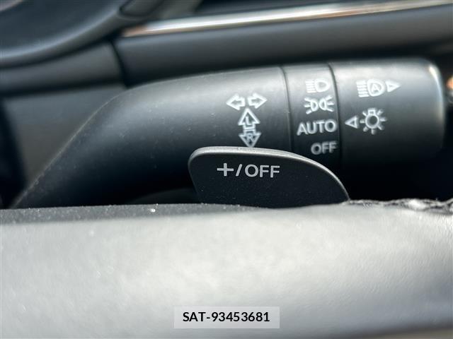 Mazda MAZDA3 2023 8909286-24