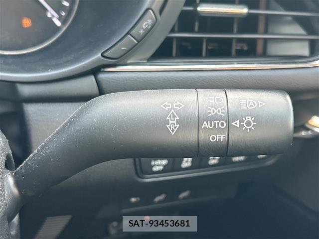 Mazda MAZDA3 2023 8909286-26
