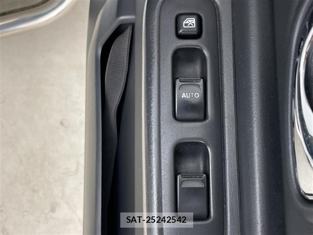 Suzuki JIMNY 2010 8932612-4