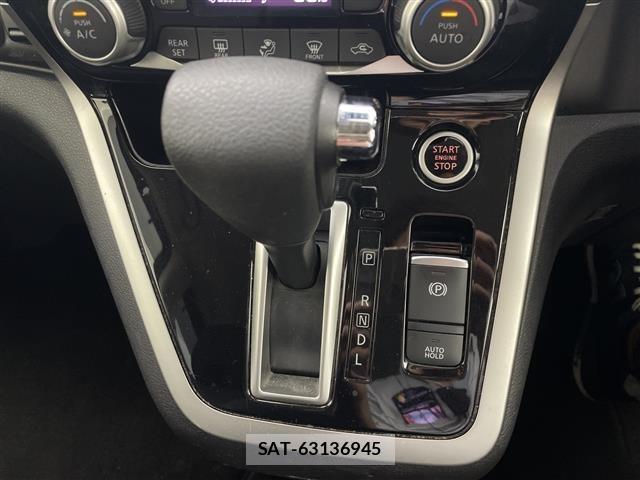 Nissan SERENA 2017 8925707-7
