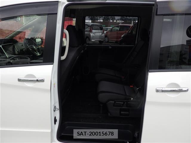 Nissan SERENA 2019 8925708-23