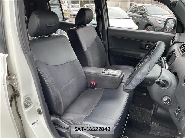 Toyota BB 2013 8910939-11