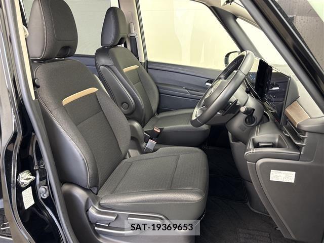 Nissan SERENA 2023 8925724-1