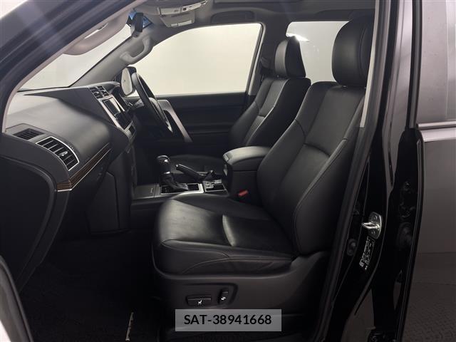 Toyota LAND CRUISER PRADO 2023 8907312-8