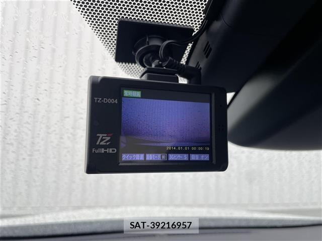 Toyota PRIUS PHV 2018 8915700-21