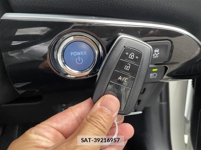 Toyota PRIUS PHV 2018 8915700-8