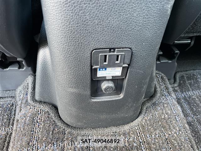 Toyota AQUA 2023 8947900-3