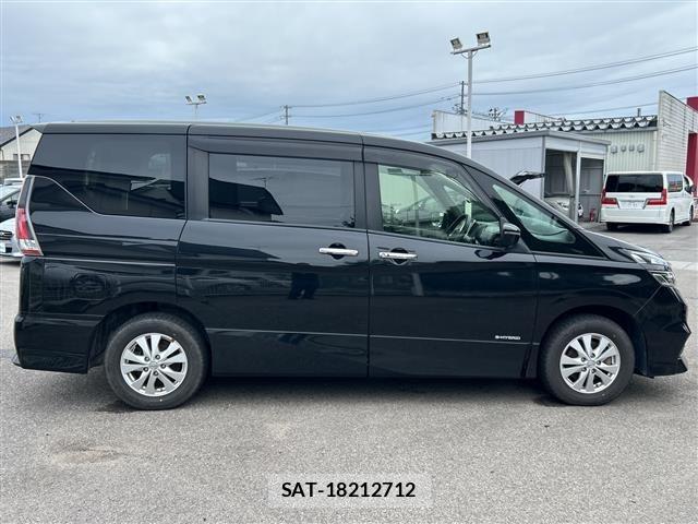 Nissan SERENA 2018 8925822-17