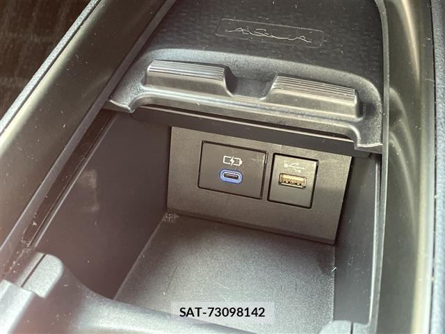 Toyota AQUA 2023 8705568-12
