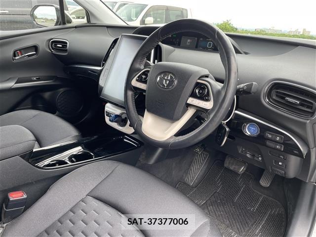 Toyota PRIUS PHV 2018 8915701-17