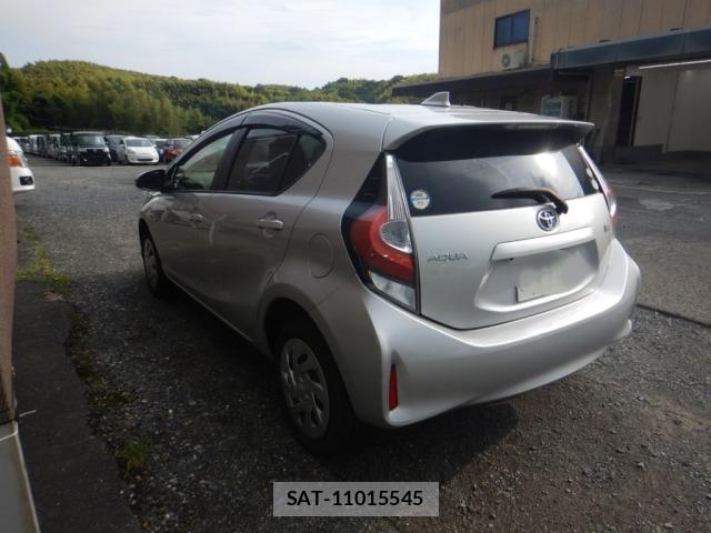 Toyota AQUA 2018 8682966-1