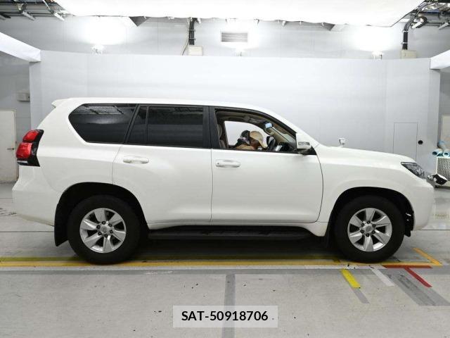 Toyota LAND CRUISER PRADO 2022 8906718-3