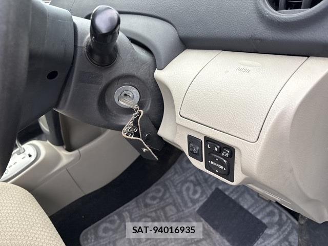 Toyota BELTA 2005 8838540-6