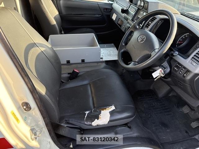 Toyota HIACE VAN 2012 8760007-8
