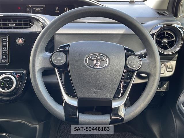 Toyota AQUA 2017 8705571-17