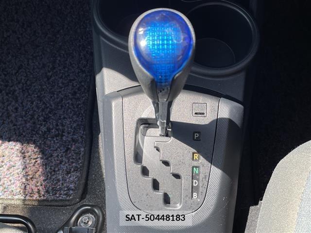 Toyota AQUA 2017 8705571-6