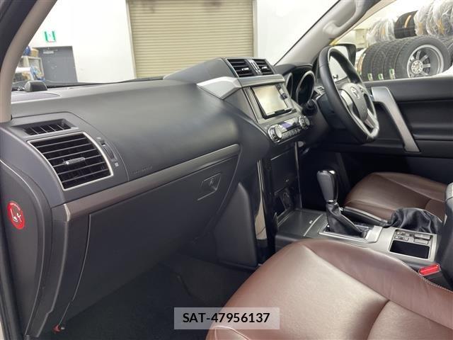 Toyota LAND CRUISER PRADO 2017 8907319-6