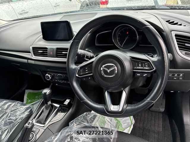 Mazda AXELA 2018 8864400-3