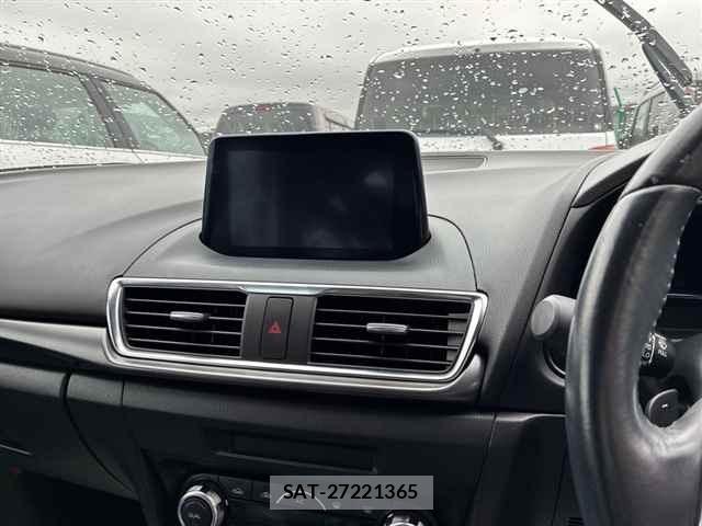 Mazda AXELA 2018 8864400-6