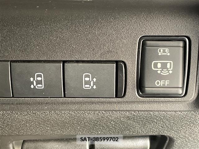 Nissan SERENA 2023 8925899-1