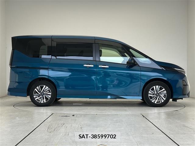 Nissan SERENA 2023 8925899-2