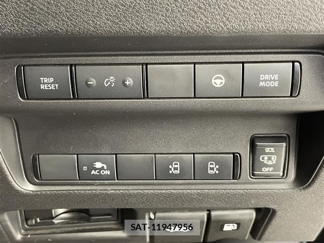 Nissan SERENA 2023 8925906-4