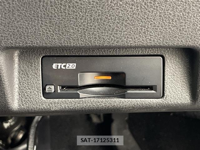Nissan LEAF 2022 8928919-21
