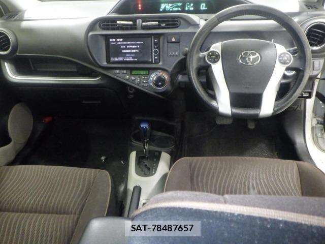 Toyota AQUA 2013 8705911-3