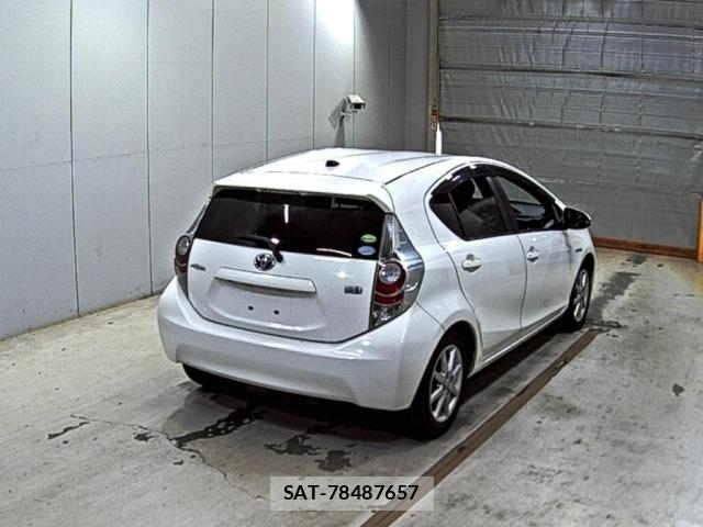 Toyota AQUA 2013 8705911-5